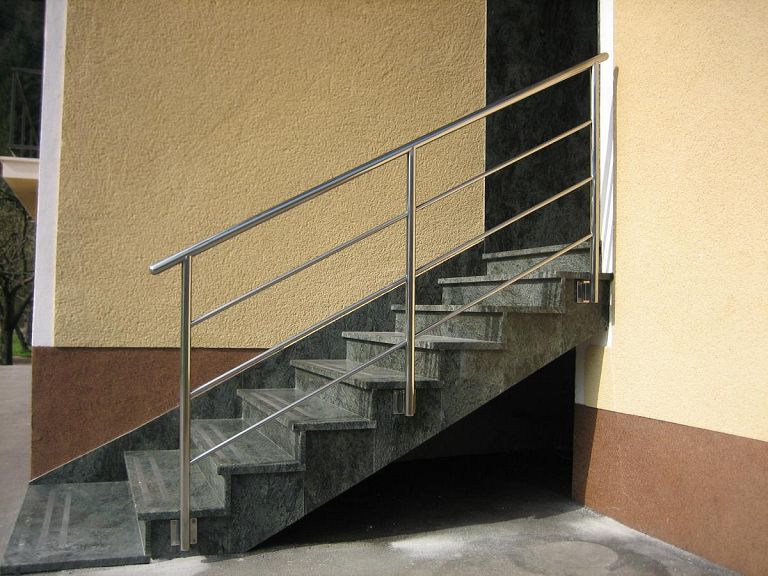 Inox ograja za zunanje stopnice